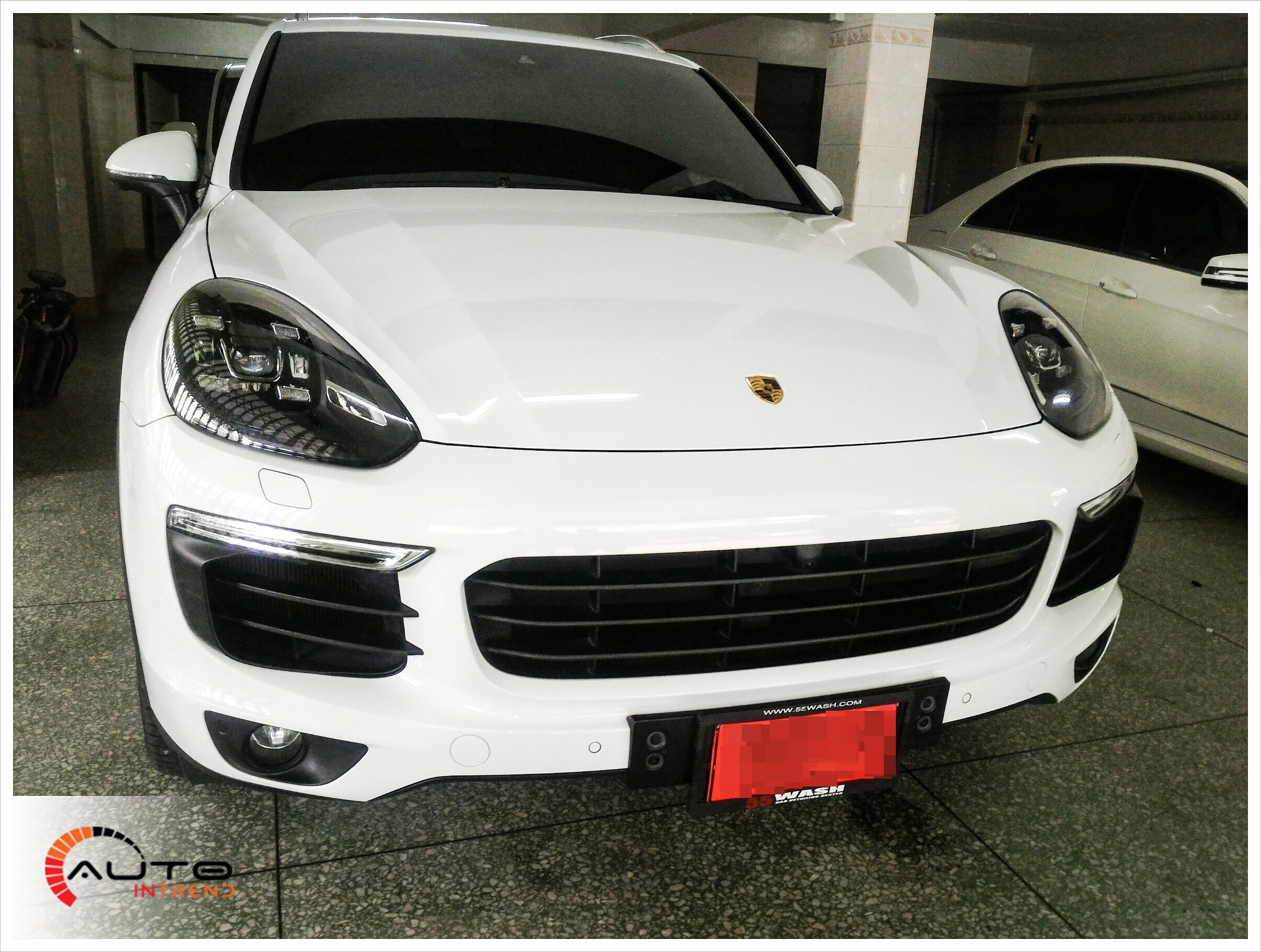 ติดกล้องบันทึกวิดีโอตรงรุ่นสำหรับรถ Porsche Cayenne