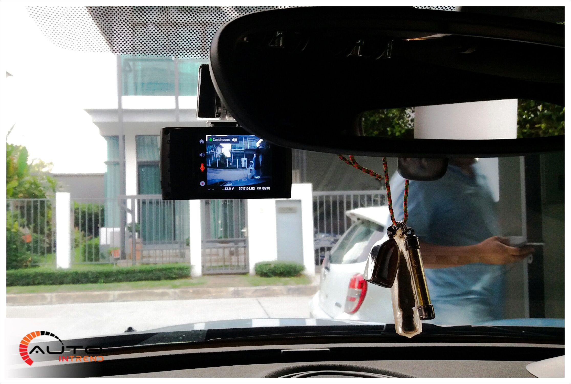 กล้องบันทึกเหตุการณ์ THINKWARE DASHCAM X330